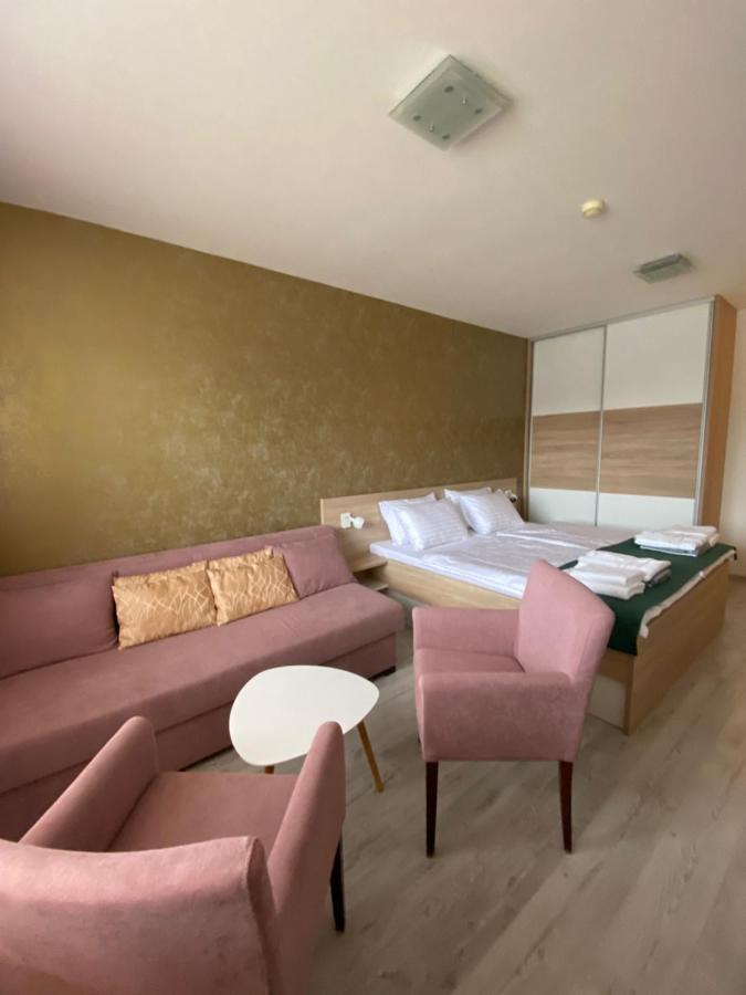 Besenova Apartman Diamant ภายนอก รูปภาพ